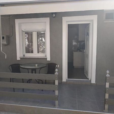 Agelikis' Apartments Nea Kallikrateia Exterior photo