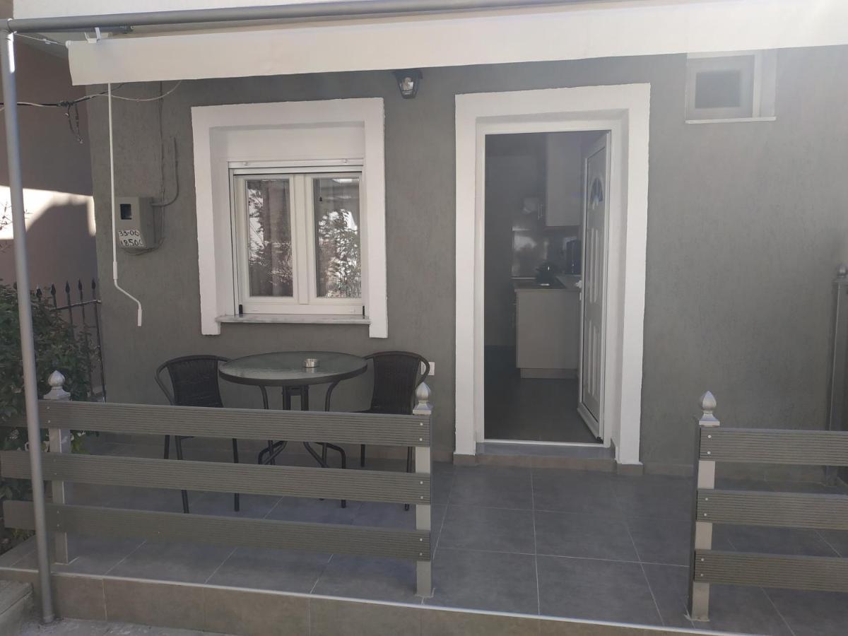 Agelikis' Apartments Nea Kallikrateia Exterior photo